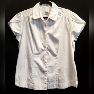 Petals- White S/S semi fitted button down with button accents on sleeves.
